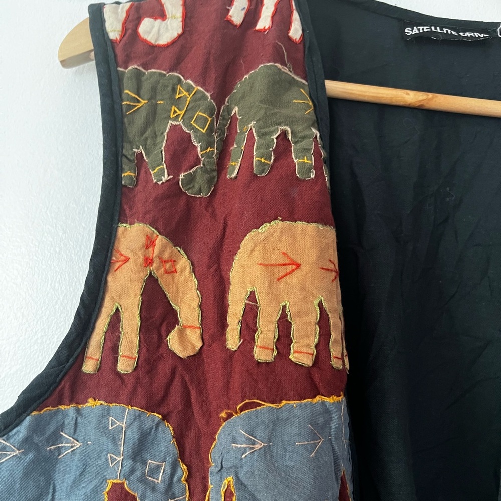 Boho Appliqué Elephant Patterned Vest - Picture 4 of 8
